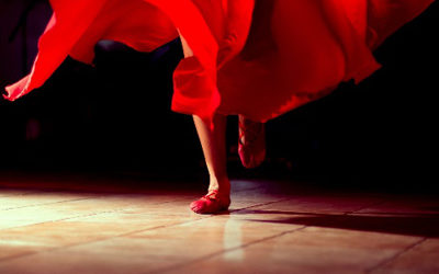 Emoções em transição: como se libertar das emoções negativas com a dança